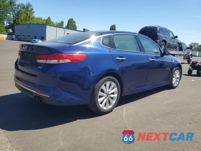 Trzecie zdjęcie samochodu z tyłu: 2016 KIA OPTIMA EX VIN:5XXGU4L39GG007151 - miniatura