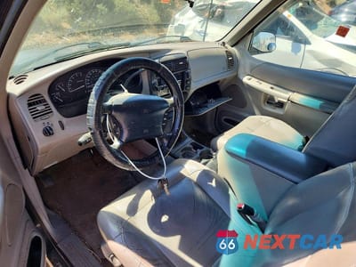 Zdjęcie 8 z 13 samochodu: 1998 FORD EXPLORER VIN:1FMYU24E6WUB28975 - miniatura