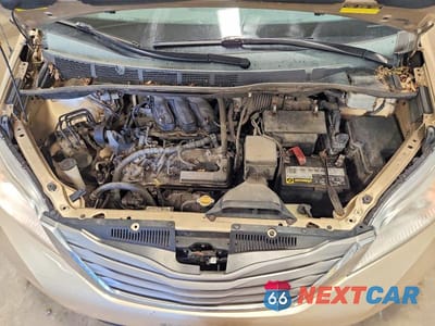Zdjęcie 12 z 13 samochodu: 2013 TOYOTA SIENNA XLE 8-PASSENGER VIN:5TDYK3DC2DS317591 - miniatura
