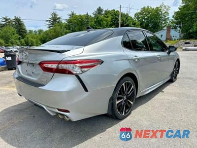 Trzecie zdjęcie samochodu z tyłu: 2019 TOYOTA CAMRY XSE VIN:4T1B61HK2KU279395 - miniatura