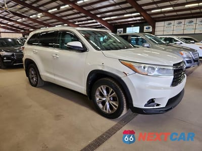 Czwarte zdjęcie samochodu z boku: 2015 TOYOTA HIGHLANDER XLE VIN:5TDJKRFH6FS081169 - miniatura