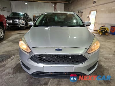 Piąte zdjęcie samochodu w środku: 2016 FORD FOCUS SE VIN:1FADP3F26GL299810 - miniatura