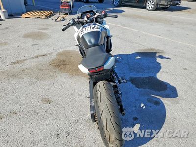 Czwarte zdjęcie samochodu z boku: 2024 SUZUKI GSX800 F VIN:JS1EM13B0R7103270 - miniatura