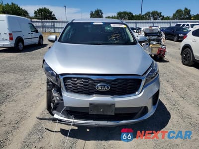 Piąte zdjęcie samochodu w środku: 2020 KIA SORENTO L VIN:5XYPG4A32LG638839 - miniatura