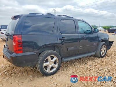 Trzecie zdjęcie samochodu z tyłu: 2014 CHEVROLET TAHOE K1500 LT VIN:1GNSKBE03ER153151 - miniatura