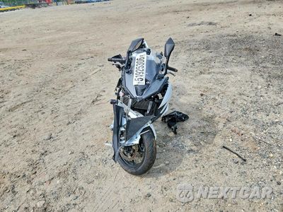 Piąte zdjęcie samochodu w środku: 2020 KAWASAKI EX650 N VIN:ML5EXEN16LDA13247 - miniatura
