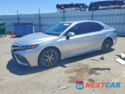 2023 TOYOTA CAMRY SE 4T1S11AK5PU750746 - główne zdjęcie licytacji z USA - miniatura