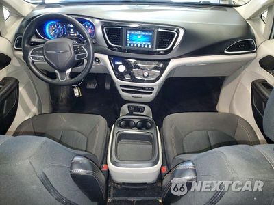 Zdjęcie 8 z 14 samochodu: 2020 CHRYSLER PACIFICA VIN:2C4RC1FG1LR106136 - miniatura