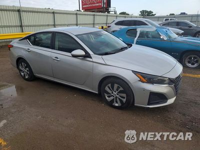 Czwarte zdjęcie samochodu z boku: 2023 NISSAN ALTIMA S VIN:1N4BL4BV8PN323800 - miniatura