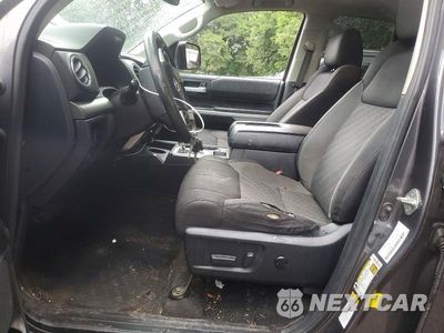 Zdjęcie 7 z 12 samochodu: 2018 TOYOTA TUNDRA SR5 VIN:5TFRM5F17JX133730 - miniatura