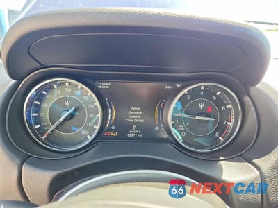 Zdjęcie 9 z 14 samochodu: 2022 MASERATI LEVANTE BASE VIN:ZN661XUA5NX402337 - miniatura