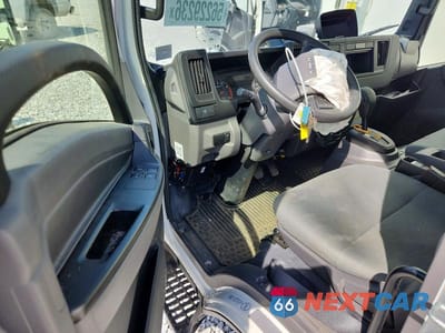 Zdjęcie 8 z 14 samochodu: 2025 ISUZU NPR HD VIN:JALC4W167S7023551 - miniatura