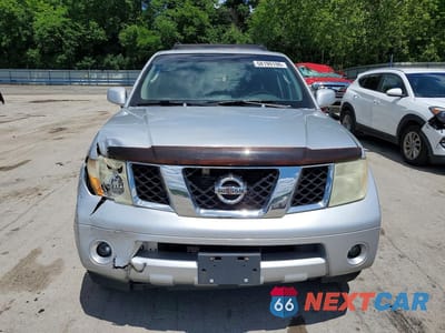 Piąte zdjęcie samochodu w środku: 2005 NISSAN PATHFINDER XE VIN:5N1AR18W95C750636 - miniatura