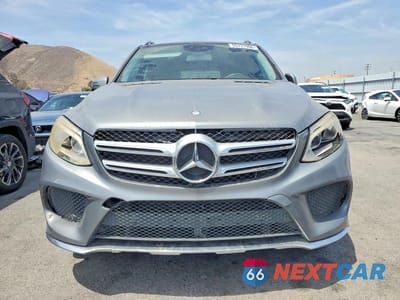 Piąte zdjęcie samochodu w środku: 2016 MERCEDES-BENZ GLE 400 4MATIC VIN:4JGDA5GB6GA624209 - miniatura