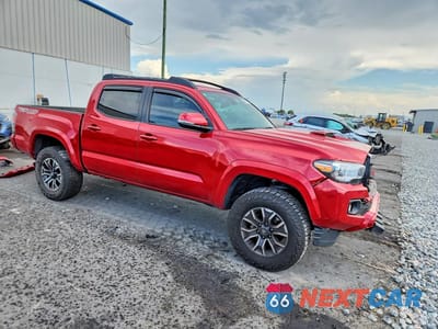 Czwarte zdjęcie samochodu z boku: 2022 TOYOTA TACOMA TRD SPORT VIN:3TMCZ5AN6NM458043 - miniatura