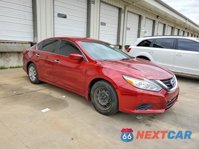 Czwarte zdjęcie samochodu z boku: 2017 NISSAN ALTIMA 2.5 S VIN:1N4AL3AP3HC265696 - miniatura