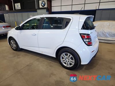 Drugie zdjęcie samochodu z przodu: 2018 CHEVROLET SONIC VIN:1G1JG6SH7J4132925 - miniatura
