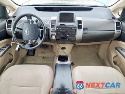 Zdjęcie 8 z 12 samochodu: 2005 TOYOTA PRIUS BASE VIN:JTDKB20U050121605 - miniatura