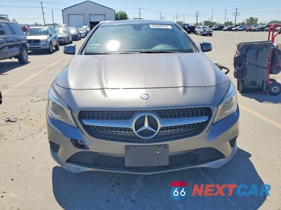 Piąte zdjęcie samochodu w środku: 2016 MERCEDES-BENZ CLA 250 VIN:WDDSJ4EB9GN331170 - miniatura