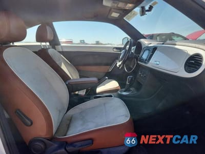 Zdjęcie 10 z 12 samochodu: 2017 VOLKSWAGEN BEETLE 1.8T VIN:3VWF17AT4HM625726 - miniatura