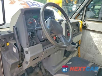 Zdjęcie 8 z 13 samochodu: 2013 ISUZU NPR HD STEP VAN VIN:JALB4T176D7W00088 - miniatura