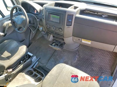 Zdjęcie 8 z 13 samochodu: 2017 MERCEDES-BENZ SPRINTER 2500 VIN:WD3PE7CD1HP501564 - miniatura
