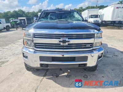 Piąte zdjęcie samochodu w środku: 2016 CHEVROLET SILVERADO K3500 LTZ VIN:1GC4K0E83GF233825 - miniatura