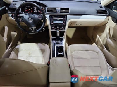 Zdjęcie 8 z 12 samochodu: 2012 VOLKSWAGEN PASSAT SE VIN:1VWBP7A33CC071764 - miniatura