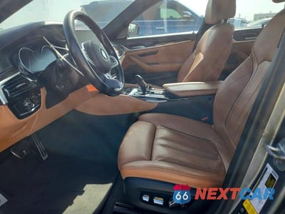 Zdjęcie 7 z 12 samochodu: 2018 BMW M550XI VIN:WBAJB9C5XJB035786 - miniatura