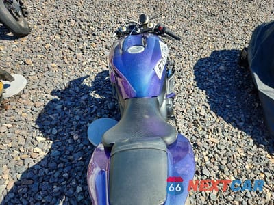 Zdjęcie 6 z 9 samochodu: 2005 YAMAHA YZFR1 VIN:JYARN13E05A011261 - miniatura