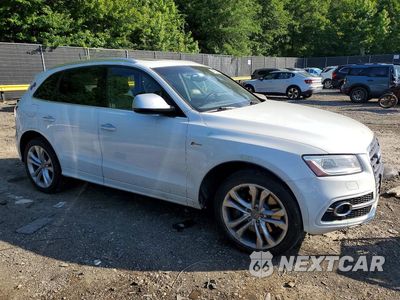Czwarte zdjęcie samochodu z boku: 2015 AUDI SQ5 PRESTIGE VIN:WA1VGAFP7FA089929 - miniatura