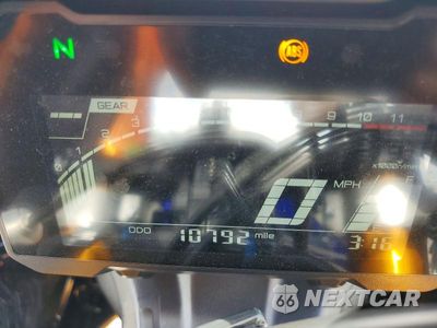 Zdjęcie 7 z 9 samochodu: 2025 YAMAHA YZFR7 VIN:JYARM38E5SA015812 - miniatura