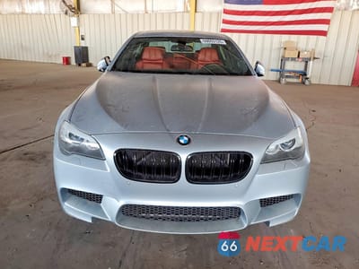 Piąte zdjęcie samochodu w środku: 2013 BMW M5 VIN:WBSFV9C51DC773824 - miniatura