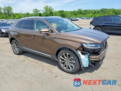 Czwarte zdjęcie samochodu z boku: 2022 LINCOLN NAUTILUS RESERVE VIN:2LMPJ8K97NBL08200 - miniatura