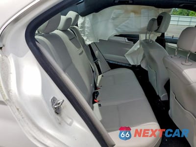 Zdjęcie 10 z 12 samochodu: 2013 MERCEDES-BENZ C 300 4MATIC VIN:WDDGF8AB1DR281275 - miniatura