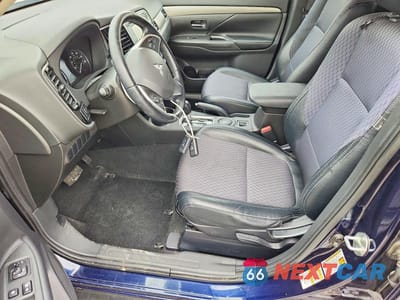 Zdjęcie 7 z 13 samochodu: 2015 MITSUBISHI OUTLANDER SE VIN:JA4AD3A35FZ004790 - miniatura
