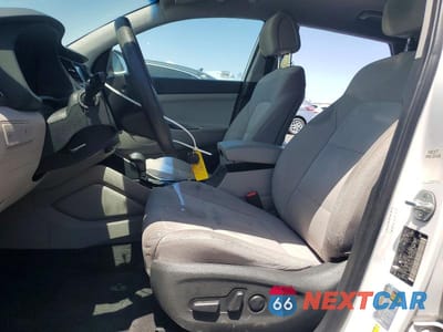 Zdjęcie 7 z 12 samochodu: 2018 HYUNDAI TUCSON SEL VIN:KM8J33A41JU708293 - miniatura