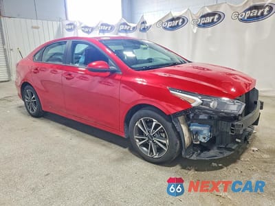 Czwarte zdjęcie samochodu z boku: 2023 KIA FORTE LXS VIN:3KPF24AD4PE624866 - miniatura
