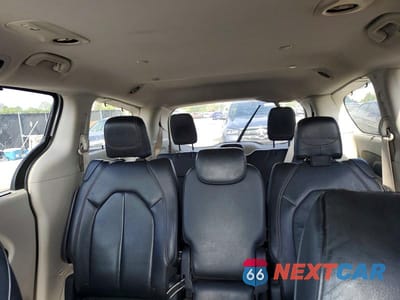Zdjęcie 10 z 13 samochodu: 2018 CHRYSLER PACIFICA VIN:2C4RC1BG7JR110646 - miniatura