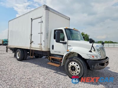 Czwarte zdjęcie samochodu z boku: 2019 INTERNATIONAL MV607 BOX TRUCK VIN:3HAEUMML5KL212951 - miniatura