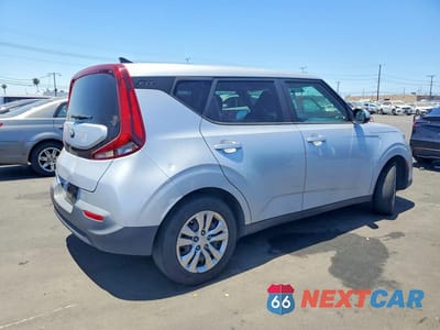 Trzecie zdjęcie samochodu z tyłu: 2020 KIA SOUL LX VIN:KNDJ23AU1L7116336 - miniatura