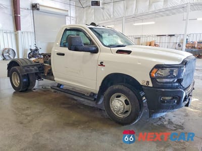 Czwarte zdjęcie samochodu z boku: 2023 RAM 3500 VIN:3C7WRSAL4PG526600 - miniatura