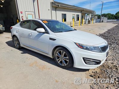 Czwarte zdjęcie samochodu z boku: 2013 KIA OPTIMA SX VIN:5XXGR4A67DG133549 - miniatura