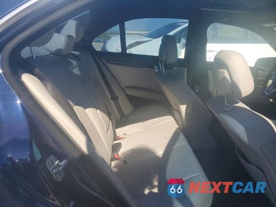 Zdjęcie 10 z 12 samochodu: 2012 MERCEDES-BENZ C 250 VIN:WDDGF4HB2CA615826 - miniatura