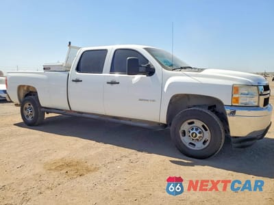 Czwarte zdjęcie samochodu z boku: 2014 CHEVROLET SILVERADO C2500 HEAVY DUTY VIN:1GC1CVCG0EF120452 - miniatura