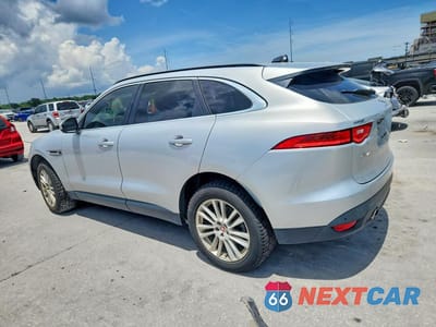 Drugie zdjęcie samochodu z przodu: 2017 JAGUAR F-PACE PRESTIGE VIN:SADCK2BV1HA490048 - miniatura