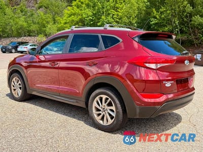 Trzecie zdjęcie samochodu z tyłu: 2016 HYUNDAI TUCSON SE VIN:KM8J3CA4XGU211803 - miniatura