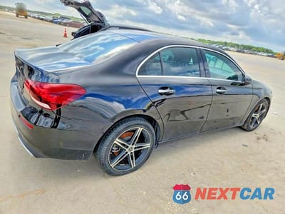 Trzecie zdjęcie samochodu z tyłu: 2022 MERCEDES-BENZ A 220 VIN:W1K3G4EB4NJ351334 - miniatura