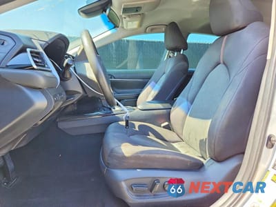 Zdjęcie 7 z 12 samochodu: 2018 TOYOTA CAMRY LE VIN:4T1B11HK3JU050432 - miniatura