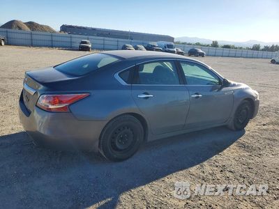 Trzecie zdjęcie samochodu z tyłu: 2015 NISSAN ALTIMA 2.5 S VIN:1N4AL3AP0FN363263 - miniatura